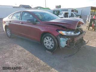 2014 Ford Fusion S with VIN 3FA6P0G73ER149587, listed as a IAAI auction lot 40828480 with 131,617 mi miles. Bid and sale history available at carsss.com. Image 1.
