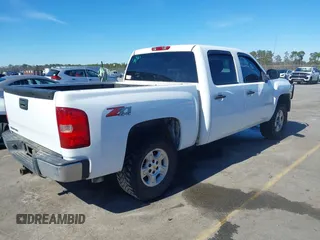 2009 Chevrolet Silverado 1500 LT with VIN 3GCEK23M99G113089, listed as a IAAI auction lot 41628802 with 227,093 mi miles and . Bid and sale history available at DreamBid. Image 4.