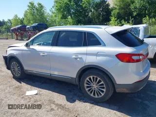 2017 Lincoln MKX Select z VIN 2LMPJ6KR0HBL15191, wystawiony jako IAAI lot #42161196 z przebiegiem 75 292 mil mil oraz . Historia ofert i sprzedaży dostępna na DreamBid. Obrazek 14.