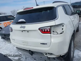 2019 Jeep Compass Latitude with VIN 3C4NJDBB0KT813014, listed as a IAAI auction lot 41560221 with 63,307 mi miles. Bid and sale history available at carsss.com. Image 16.