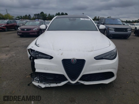 2022 Alfa Romeo Giulia with VIN ZARFANAN8N7657180, listed as a Copart auction lot 71951794 with 59,024 mi miles and Salvage Title. Bid and sale history available at carsss.com. Image 5.