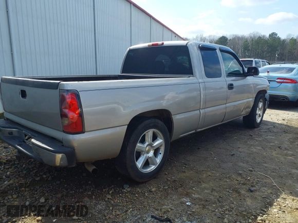 2006 Chevrolet Silverado 1500 Work Truck with VIN 1GCEC19X26Z245101, listed as a IAAI auction lot 41524361 with 189,845 mi miles. Bid and sale history available at carsss.com. Image 4.