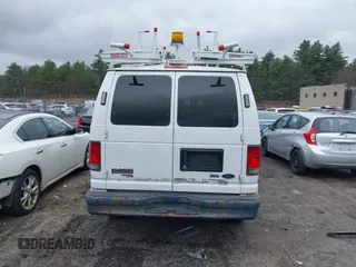 2011 Ford Econoline Cargo Commercial z VIN 1FTNE2EL3BDA19868, wystawiony jako IAAI lot #41973985 z przebiegiem 128 980 mil mil oraz . Historia ofert i sprzedaży dostępna na DreamBid. Obrazek 16.