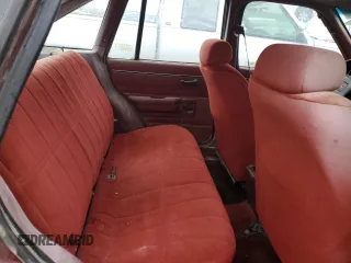 1989 Ford Escort z VIN 1FAPP959XKW361294, wystawiony jako Copart lot #83879674 z przebiegiem 12 406 mil mil oraz Szkody całkowita. Historia ofert i sprzedaży dostępna na DreamBid. Obrazek 10.