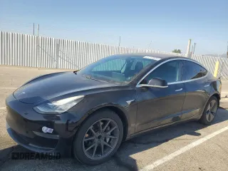 2018 Tesla Model 3 Long Range Battery z VIN 5YJ3E1EA8JF123005, wystawiony jako Copart lot #57272825 z przebiegiem 170 951 mil mil oraz Szkoda całkowita • Salvage title. Historia ofert i sprzedaży dostępna na DreamBid. Obrazek 1.