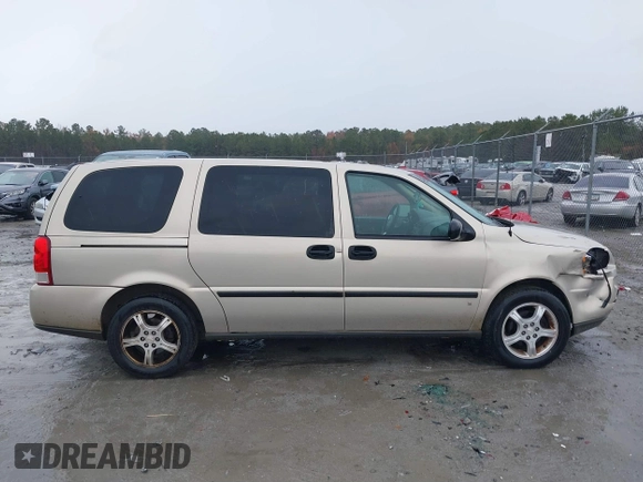 2007 Chevrolet Uplander LS Fleet z VIN 1GNDV23107D141034, wystawiony jako IAAI lot #41070034 z przebiegiem 231 907 mil mil oraz . Historia ofert i sprzedaży dostępna na DreamBid. Obrazek 14.