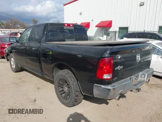 2012 Ram 1500 Big Horn z VIN 1C6RD6GT5CS282215, wystawiony jako IAAI lot #41177119 z przebiegiem 204 067 mil mil oraz . Historia ofert i sprzedaży dostępna na DreamBid. Obrazek 3.