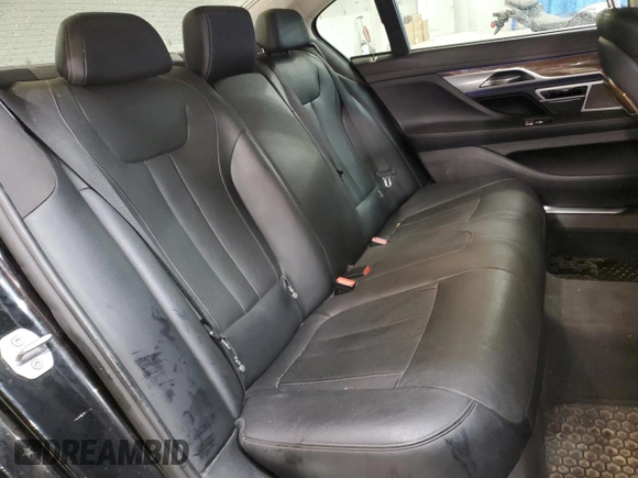 2017 BMW 7 Series 740i xDrive with VIN WBA7E4C53HGU99097, listed as a Copart auction lot 43945695 with 117,790 mi miles and Salvage Title. Bid and sale history available at carsss.com. Image 10.
