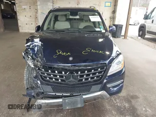 2014 Mercedes-Benz M 350 with VIN 4JGDA5HB0EA399894, listed as a IAAI auction lot 42040960 with 189,714 mi miles and . Bid and sale history available at carsss.com. Image 6.