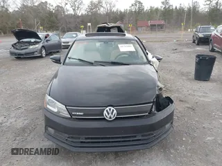 2015 Volkswagen Jetta Sedan Hybrid SEL Premium with VIN 3VW637AJXFM314288, listed as a IAAI auction lot 41715001 with 152,484 mi miles. Bid and sale history available at carsss.com. Image 12.