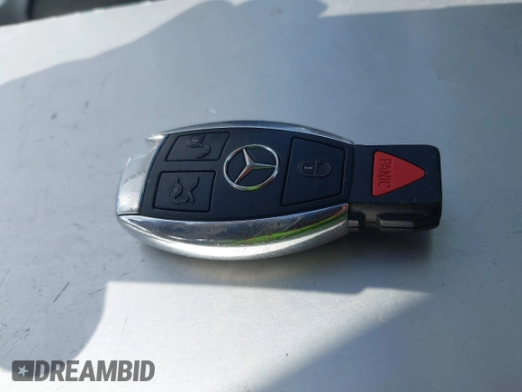 2012 Mercedes-Benz C 250 z VIN WDDGJ4HB3CF784139, wystawiony jako IAAI lot #41958981 z przebiegiem 130 628 mil mil oraz . Historia ofert i sprzedaży dostępna na DreamBid. Obrazek 11.