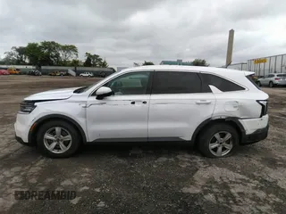 2021 Kia Sorento LX with VIN 5XYRG4LCXMG017520, listed as a IAAI auction lot 39440093 with 111,311 mi miles. Bid and sale history available at carsss.com. Image 15.