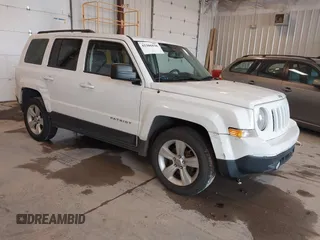 2016 Jeep Patriot High Altitude z VIN 1C4NJRFB4GD658942, wystawiony jako IAAI lot #42306838 z przebiegiem 111 792 mil mil oraz . Historia ofert i sprzedaży dostępna na DreamBid. Obrazek 1.