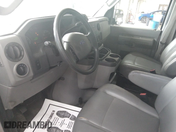 2011 Ford Econoline Passenger XL z VIN 1FBSS3BL1BDA81313, wystawiony jako IAAI lot #42535578 z przebiegiem 264 403 mil mil oraz . Historia ofert i sprzedaży dostępna na DreamBid. Obrazek 5.