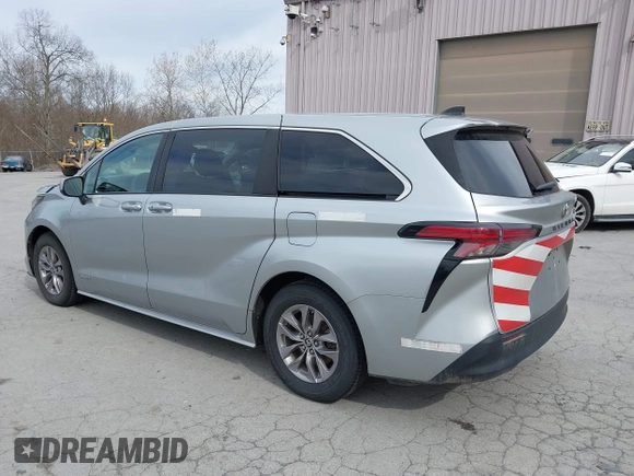 2021 Toyota Sienna LE z VIN 5TDKSKFCXMS036779, wystawiony jako IAAI lot #42037165 z przebiegiem 351 529 mil mil oraz . Historia ofert i sprzedaży dostępna na DreamBid. Obrazek 3.