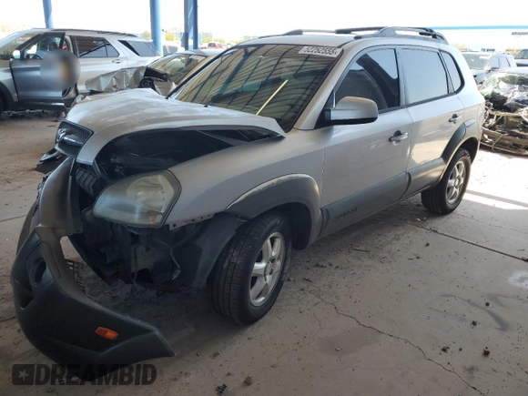 2005 Hyundai Tucson GLS with VIN KM8JN72D75U084148, listed as a Copart auction lot 52252555 with 171,233 mi miles and Salvage Title. Bid and sale history available at carsss.com. Image 1.