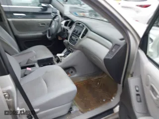 2005 Toyota Highlander with VIN JTEDP21A050085215, listed as a IAAI auction lot 41807809 with 133,953 mi miles. Bid and sale history available at carsss.com. Image 5.