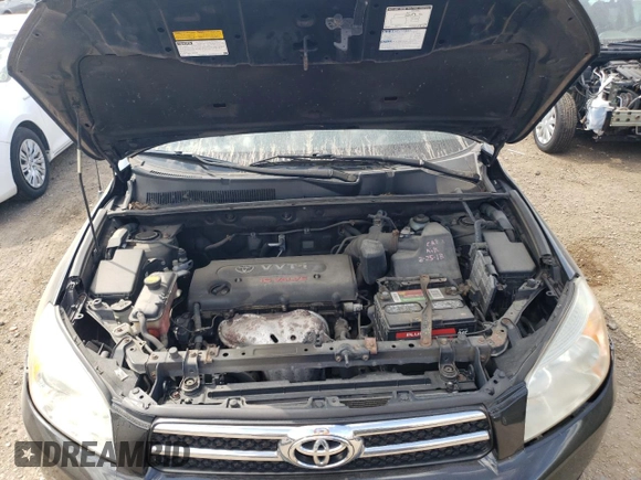 2008 Toyota RAV4 Limited with VIN JTMBD31V585144618, listed as a Copart auction lot 68107914 with 141,416 mi miles and Salvage title. Bid and sale history available at DreamBid. Image 12.
