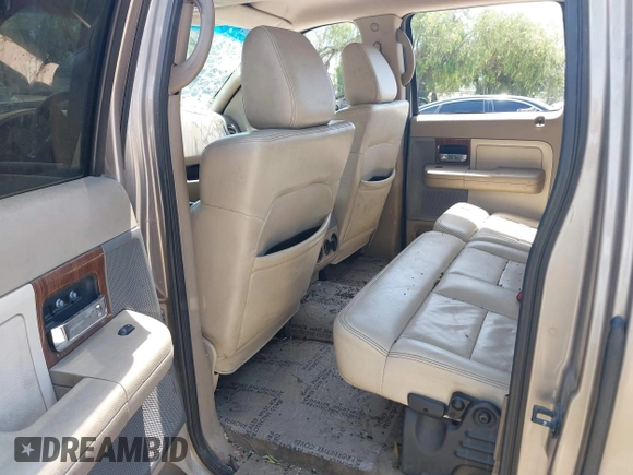 2004 Ford F-150 XLT with VIN 1FTPW14524KD13974, listed as a IAAI auction lot 42054083 with 282,090 mi miles and . Bid and sale history available at DreamBid. Image 8.