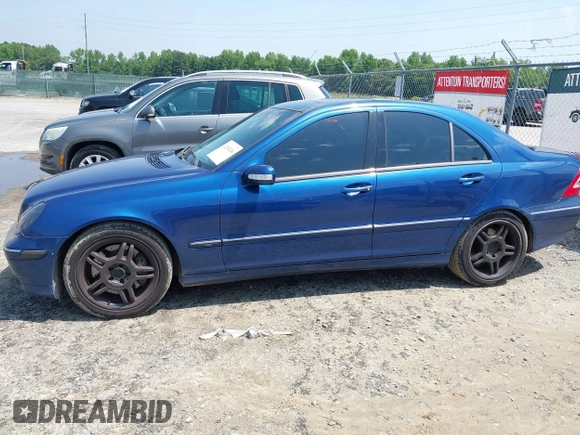 2004 Mercedes-Benz C 230 Kompressor z VIN WDBRF40J24F495227, wystawiony jako IAAI lot #42285246 z przebiegiem 200 008 mil mil oraz . Historia ofert i sprzedaży dostępna na DreamBid. Obrazek 17.
