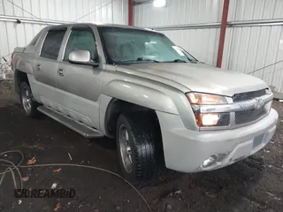 2002 Chevrolet Avalanche with VIN 3GNEC13T02G117284, listed as a IAAI auction lot 41869260 with 3 mi miles and . Bid and sale history available at DreamBid. Image 1.