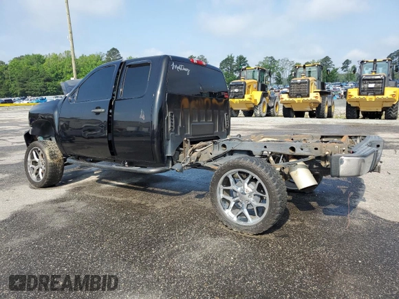 2010 Chevrolet Silverado 1500 LS with VIN 1GCSCREA2AZ140862, listed as a Copart auction lot 57103015 with Not Provided miles and Salvage Title. Bid and sale history available at DreamBid. Image 2.