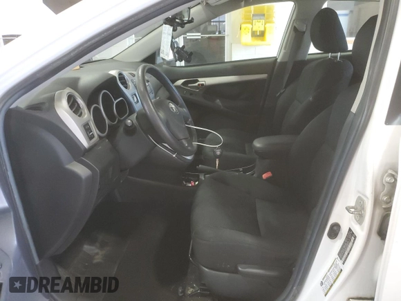 2009 Toyota Matrix S z VIN 2T1KE40E39C024034, wystawiony jako Copart lot #57873685 z przebiegiem 120 310 mil mil oraz Czysty tytuł • Clean title. Historia ofert i sprzedaży dostępna na DreamBid. Obrazek 7.