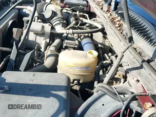 2002 Chevrolet Silverado 2500HD z VIN 1GCHK23182F234402, wystawiony jako IAAI lot #41933172 z przebiegiem 207 918 mil mil oraz . Historia ofert i sprzedaży dostępna na DreamBid. Obrazek 25.