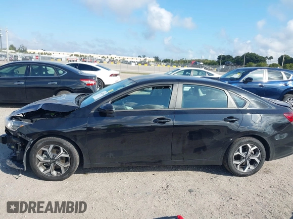 2021 Kia Forte FE z VIN 3KPF24AD6ME390032, wystawiony jako IAAI lot #41467915 z przebiegiem 43 654 mil mil oraz . Historia ofert i sprzedaży dostępna na DreamBid. Obrazek 15.