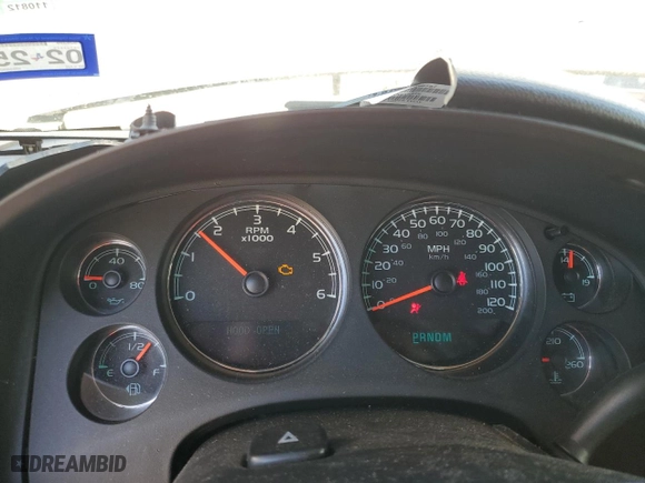 2009 Chevrolet Suburban LT w/2LT with VIN 1GNFC26039R289296, listed as a Copart auction lot 80672484 with 0 mi miles and Salvage Title. Bid and sale history available at carsss.com. Image 9.