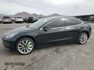 2018 Tesla Model 3 Long Range Battery z VIN 5YJ3E1EA8JF176092, wystawiony jako Copart lot #49184255 z przebiegiem 53 704 mil mil oraz Szkoda całkowita • Salvage title. Historia ofert i sprzedaży dostępna na DreamBid. Obrazek 1.