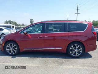 2018 Chrysler Pacifica Limited with VIN 2C4RC1GG6JR198355, listed as a IAAI auction lot 42555659 with 111,163 mi miles and . Bid and sale history available at DreamBid. Image 14.