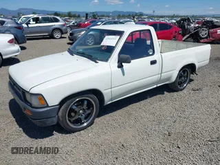1994 Toyota Pickup with VIN 4TARN81A4RZ246357, listed as a IAAI auction lot 42664261 with 218,034 mi miles and . Bid and sale history available at DreamBid. Image 2.