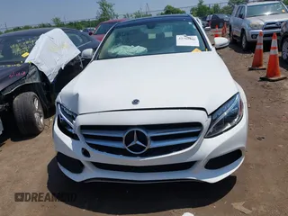 2018 Mercedes-Benz C 300 z VIN WDDWF4JB1JR420773, wystawiony jako IAAI lot #42381686 z przebiegiem Nie podano mil oraz . Historia ofert i sprzedaży dostępna na DreamBid. Obrazek 12.