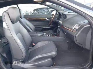 2014 Mercedes-Benz E 350 z VIN WDDKJ5KBXEF249207, wystawiony jako IAAI lot #41750638 z przebiegiem 86 960 mil mil oraz . Historia ofert i sprzedaży dostępna na DreamBid. Obrazek 5.