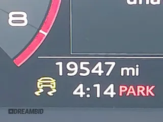 2022 Audi Q3 S line Premium z VIN WA1DECF32N1148121, wystawiony jako IAAI lot #42304046 z przebiegiem 19 547 mil mil oraz . Historia ofert i sprzedaży dostępna na DreamBid. Obrazek 16.