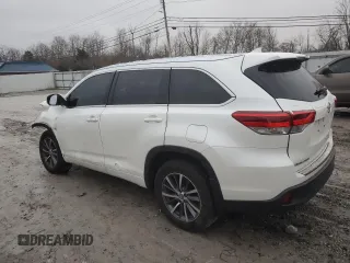 2018 Toyota Highlander SE z VIN 5TDJZRFHXJS857422, wystawiony jako Copart lot #84721464 z przebiegiem Nie podano mil oraz Nie do naprawy • Non repairable. Historia ofert i sprzedaży dostępna na DreamBid. Obrazek 2.