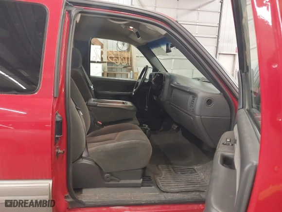 2003 Chevrolet Silverado 1500 LS with VIN 2GCEK19T831239811, listed as a IAAI auction lot 41663376 with 109,257 mi miles. Bid and sale history available at carsss.com. Image 5.