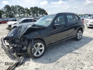 2015 BMW X1 sDrive28i z VIN WBAVM1C52FVZ94506, wystawiony jako Copart lot #54533295 z przebiegiem 71 658 mil mil oraz Szkody całkowita. Historia ofert i sprzedaży dostępna na DreamBid. Obrazek 1.