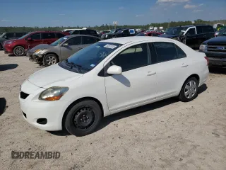 2009 Toyota Yaris z VIN JTDBT903X91338995, wystawiony jako Copart lot #50552035 z przebiegiem 133 279 mil mil oraz Tytuł czysty. Historia ofert i sprzedaży dostępna na DreamBid. Obrazek 1.