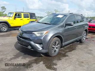 2018 Toyota RAV4 XLE z VIN JTMWFREV9JD132847, wystawiony jako IAAI lot #42108442 z przebiegiem 59 763 mil mil oraz . Historia ofert i sprzedaży dostępna na DreamBid. Obrazek 17.