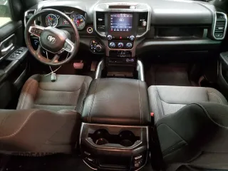 2019 Ram 1500 Big Horn z VIN 1C6SRFFT6KN622358, wystawiony jako Copart lot #47748595 z przebiegiem 84 975 mil mil oraz Szkoda całkowita • Salvage title. Historia ofert i sprzedaży dostępna na DreamBid. Obrazek 8.