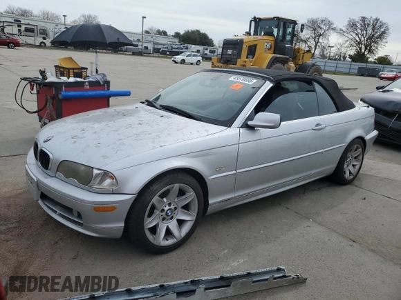 2003 BMW 3 Series 325Ci with VIN WBABS33433PG90518, listed as a Copart auction lot 45570895 with 142,398 mi miles and Salvage Title. Bid and sale history available at carsss.com. Image 1.