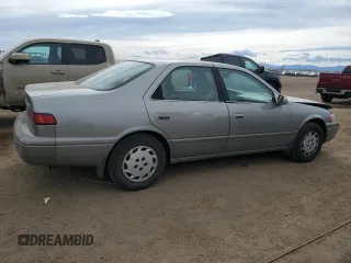 1998 Toyota Camry LE z VIN JT2BG28K7W0215608, wystawiony jako Copart lot #49919085 z przebiegiem 182 353 mil mil oraz Czysty tytuł • Clean title. Historia ofert i sprzedaży dostępna na DreamBid. Obrazek 3.