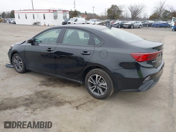 2024 Kia Forte LXS z VIN 3KPF24ADXRE744271, wystawiony jako IAAI lot #41793946 z przebiegiem 11 923 mil mil oraz . Historia ofert i sprzedaży dostępna na DreamBid. Obrazek 3.