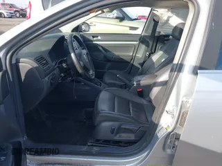 2008 Volkswagen Jetta Sedan SE with VIN 3VWRM71K98M053239, listed as a IAAI auction lot 41084364 with 182,575 mi miles. Bid and sale history available at carsss.com. Image 5.