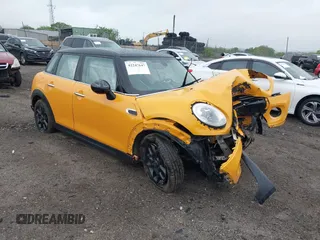 2015 MINI Hardtop 4 Door z VIN WMWXS5C54FT833253, wystawiony jako IAAI lot #42247647 z przebiegiem Nie podano mil oraz . Historia ofert i sprzedaży dostępna na DreamBid. Obrazek 1.