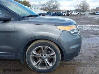 2011 Ford Explorer Limited with VIN 1FMHK8F83BGA10438, listed as a IAAI auction lot 41435283 with 172,128 mi miles. Bid and sale history available at carsss.com. Image 17.