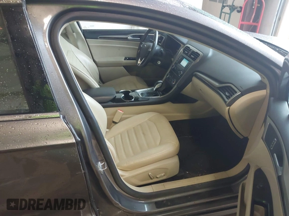 2014 Ford Fusion SE with VIN 1FA6P0HDXE5389873, listed as a IAAI auction lot 41976851 with 175,182 mi miles. Bid and sale history available at carsss.com. Image 5.