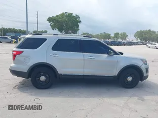 2018 Ford Police Interceptor Utility z VIN 1FM5K8AR4JGC95328, wystawiony jako IAAI lot #42295227 z przebiegiem 119 872 mil mil oraz . Historia ofert i sprzedaży dostępna na DreamBid. Obrazek 13.